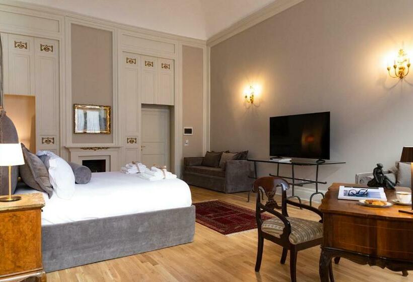 اتاق لوکس چهار تخته, Divisi Suites & Spa