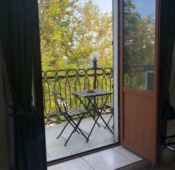 اتاق استاندارد با بالکن و چشم‌انداز دریا, Platamone Rooms