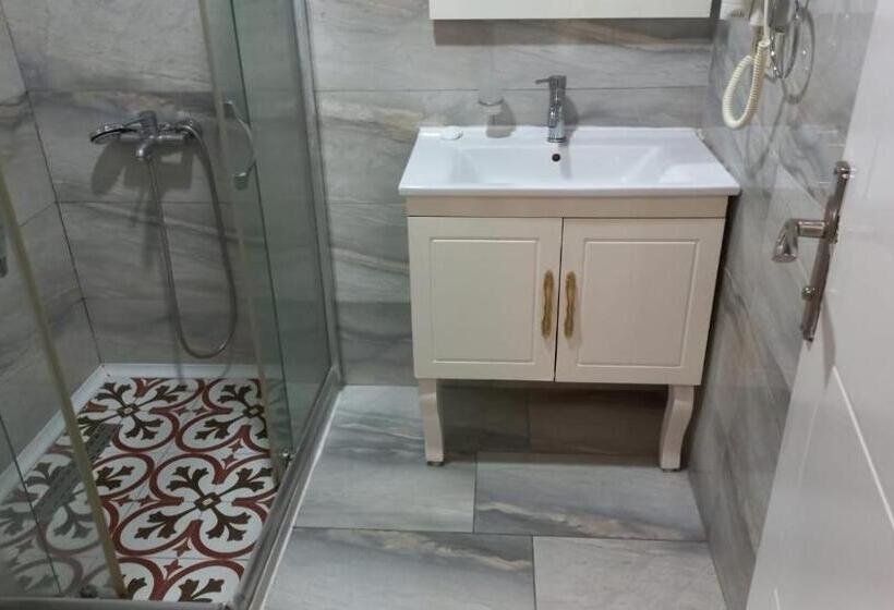 اتاق خانوادگی, Miss City Hotel Taksim