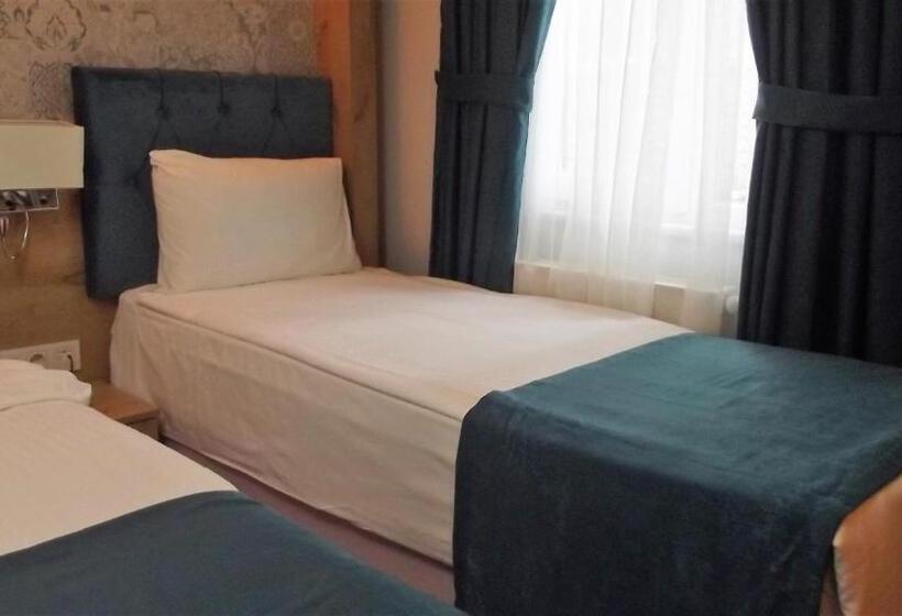 اتاق خانوادگی, Miss City Hotel Taksim