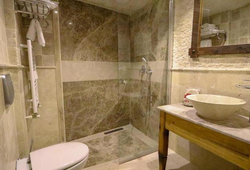סוויטת ג'וניור, Sultan Cave Suites
