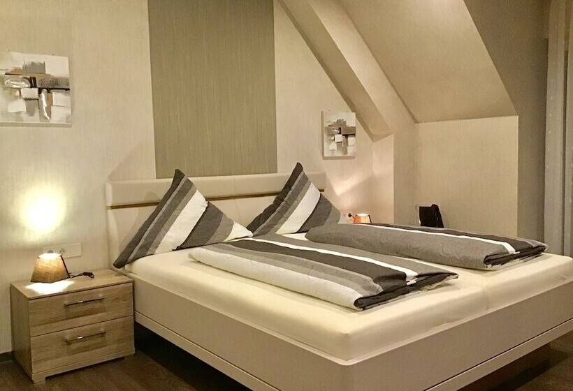 Номер Стандарт, Pension Am Schlossberg