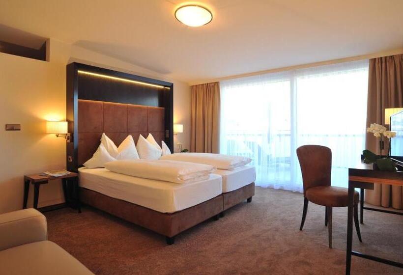 Номер Стандарт с Балконом, Genusshotel Goldene Rose
