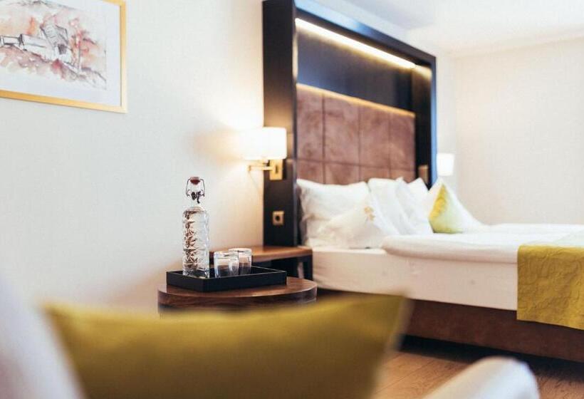 Номер Стандарт с Балконом, Genusshotel Goldene Rose