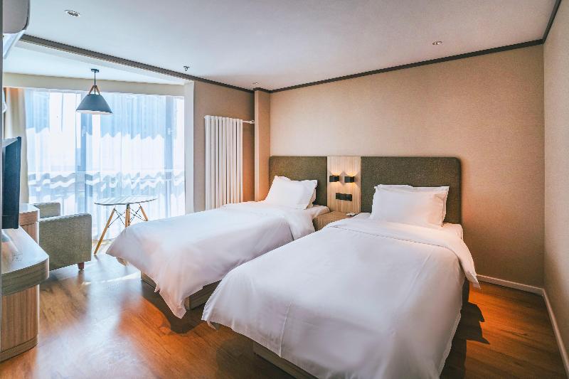 Номер Стандарт, Hanting  Qingdao Shandong Road