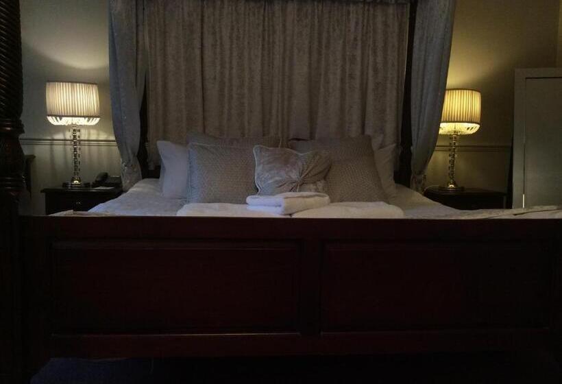Номер Deluxe, Brackenborough