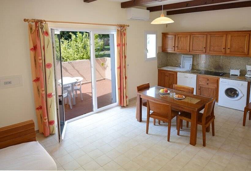 Апартаменты 1 Спальня Вид на Сад, Village De Vacances Marina D Oru
