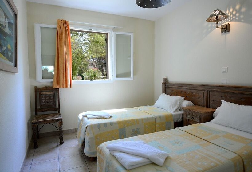 Апартаменты 2 спальни Вид на Сад, Village De Vacances Marina D Oru