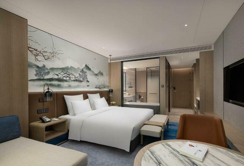 Номер Superior Кровать Кинг, Pullman Huai An 淮安铂尔曼酒店