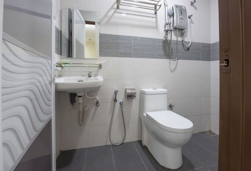 Camera Standard, Oyo 90380 Hotel Jasin