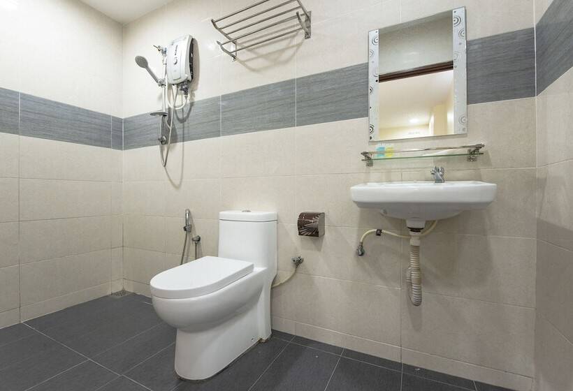 Camera Standard, Oyo 90380 Hotel Jasin
