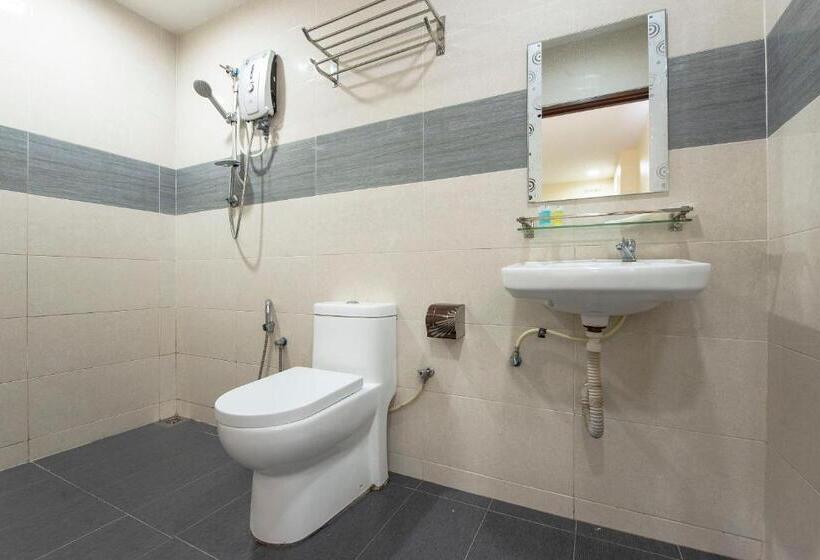 Camera Standard, Oyo 90380 Hotel Jasin
