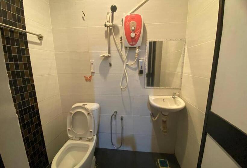 Номер Стандарт Трехместный, Tgl Aparthotel Tanjung Lumpur