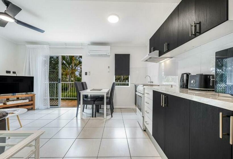 Апартаменты 1 Спальня с Балконом, Beachcomber Peregian Beach