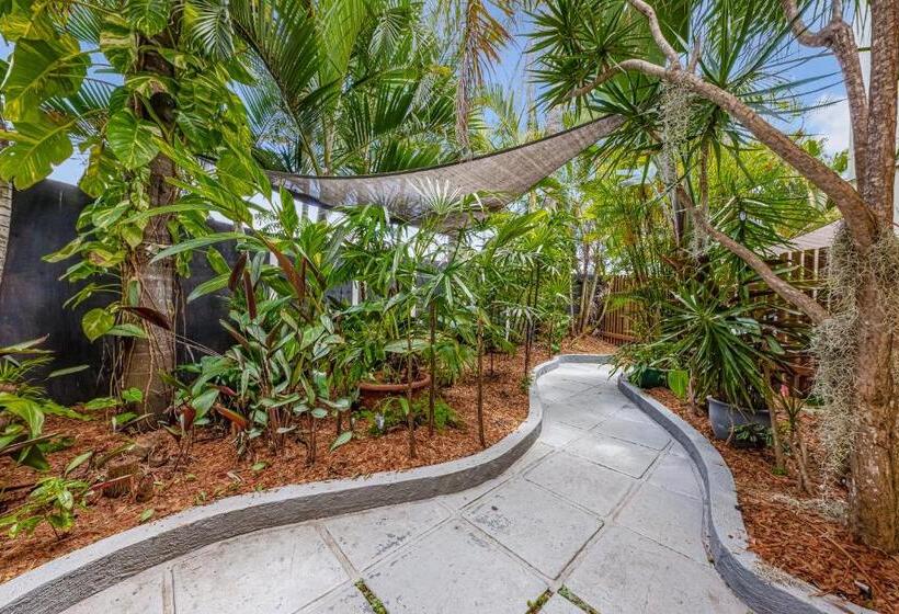 Апартаменты 2 Спальни, Beachcomber Peregian Beach