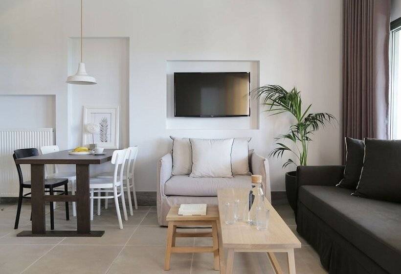 سوئیت سینیور, Lena Mare Boutique