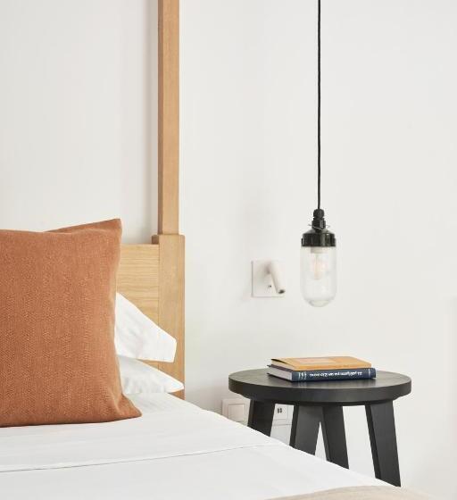 سوییت جونیور, Lena Mare Boutique