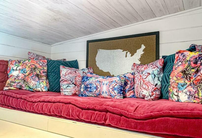 חדר סטודיו סטנדרד, Chimney Rock Tiny Home