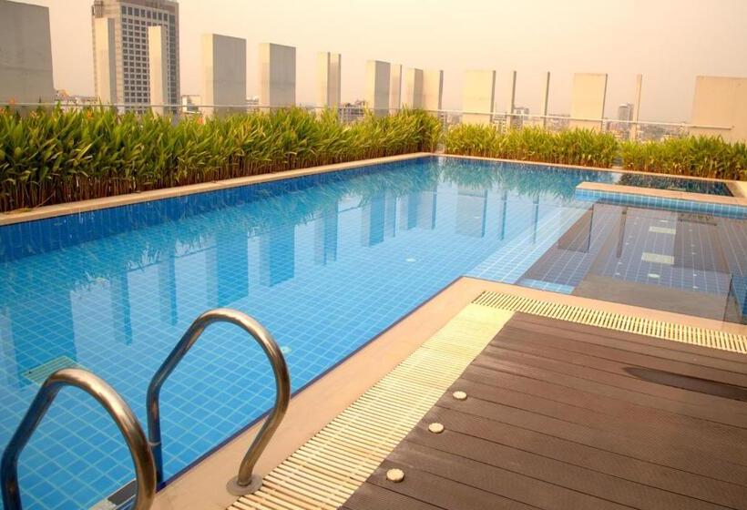 اتاق لوکس با تخت بزرگ, Amari Dhaka