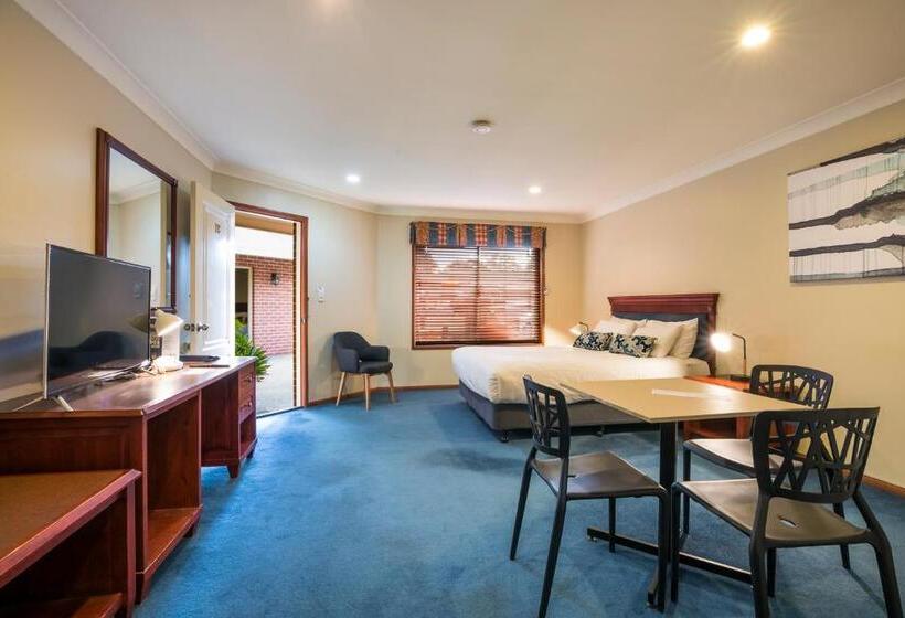 Escritório Estándar, Nightcap At Federal Hotel Toowoomba