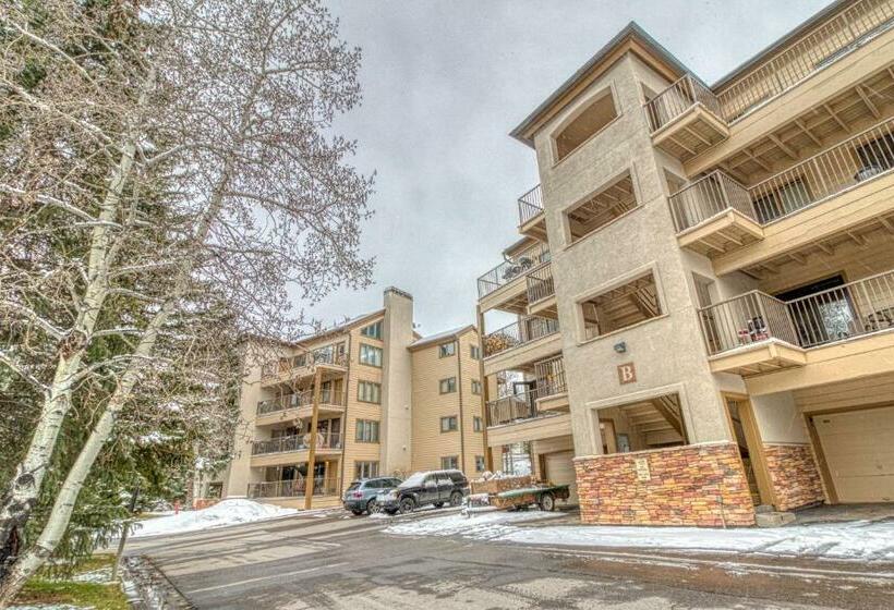 Апартаменты 2 Спальни, 2 Bed 2 Bath Apartment In Avon