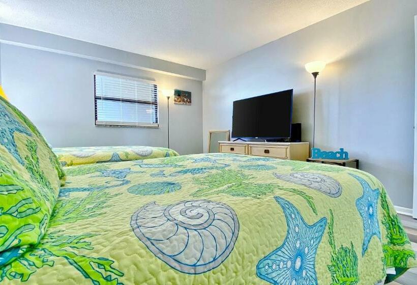Апартаменты 2 Спальни, Beach Place 1 404