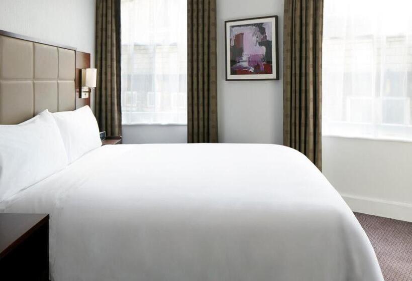 Номер Basic, Club Quarters Hotel Trafalgar Square, London