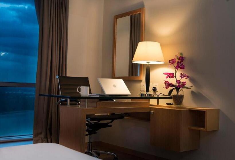 اتاق لوکس, Kingwood Hotel Sibu