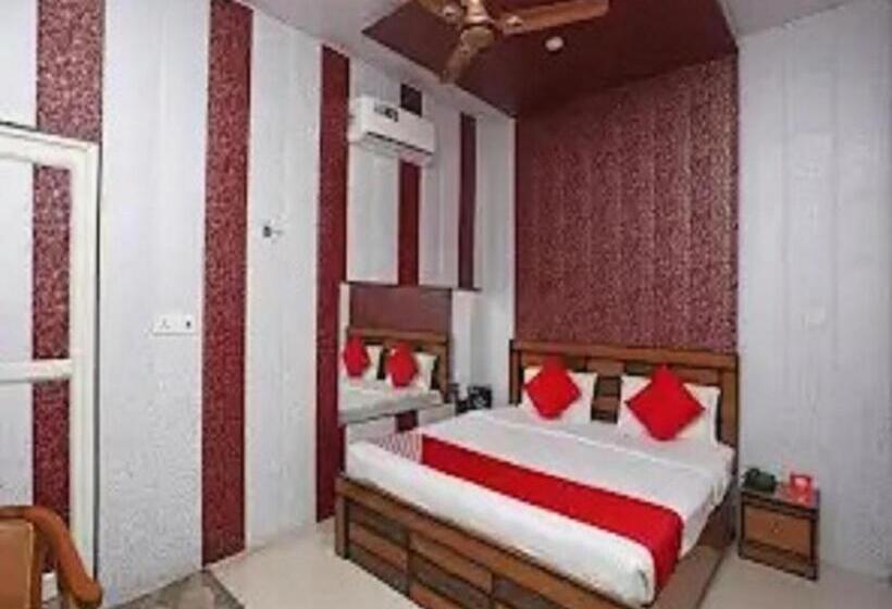 اتاق لوکس, Sudhir, Sonipat