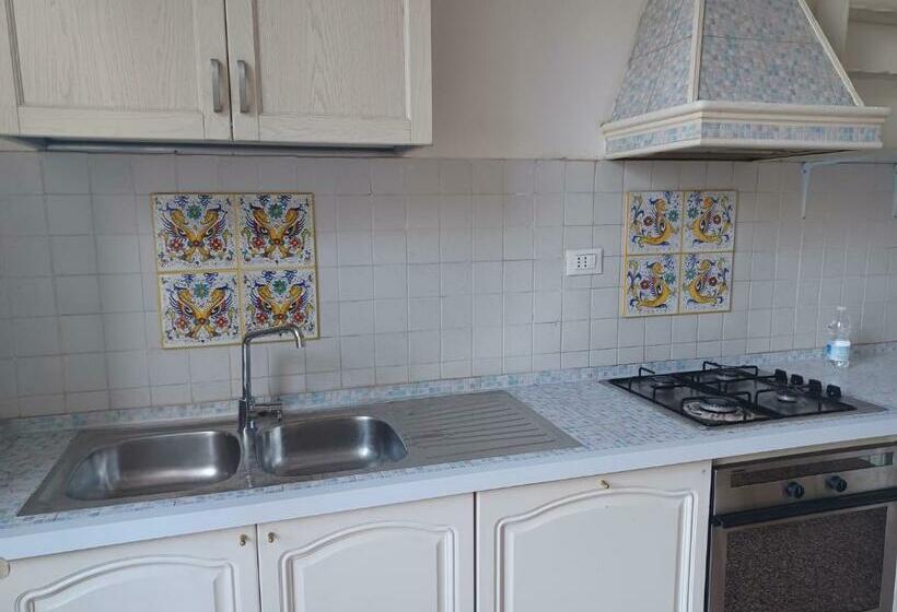 اتاق استاندارد با سرویس بهداشتی مشترک, Home Sweet Home 3   Affittacamere Lucca
