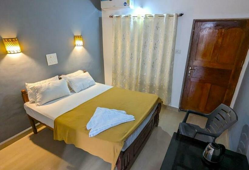 标准房带园景, Santana Guest House