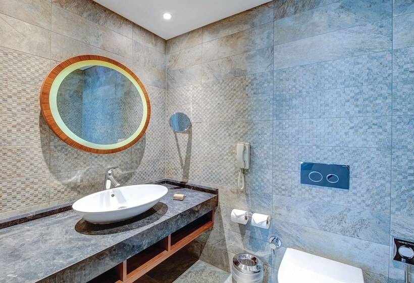 스위트 킹사이즈 침대, Doubletree By Hilton Hotel Istanbul   Piyalepasa