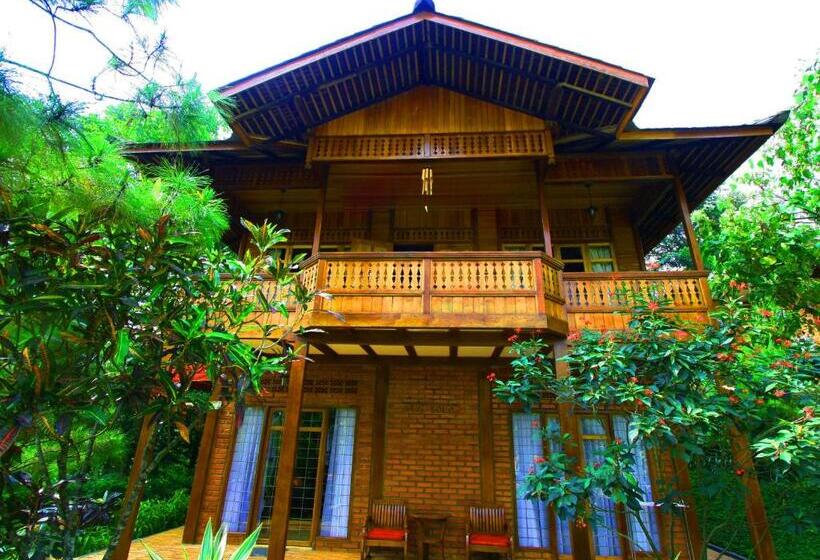 Вилла Premium 3 Спальни, Jambuluwuk Convention Hall & Resort Puncak