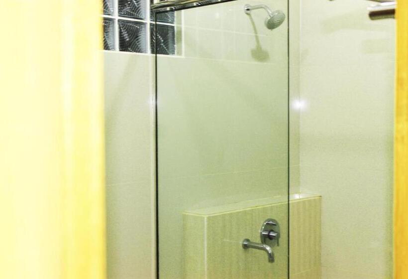 Вилла Deluxe 3 Спальни, Jambuluwuk Convention Hall & Resort Puncak
