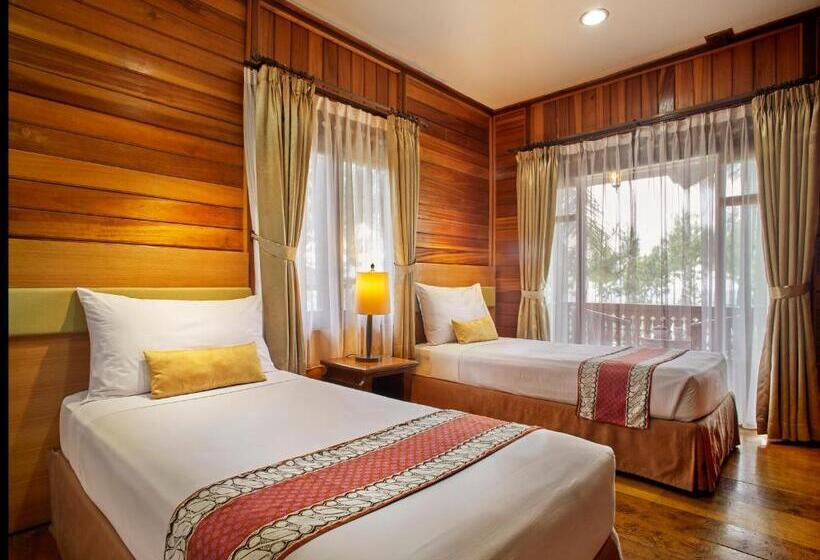 Вилла Deluxe 3 Спальни, Jambuluwuk Convention Hall & Resort Puncak