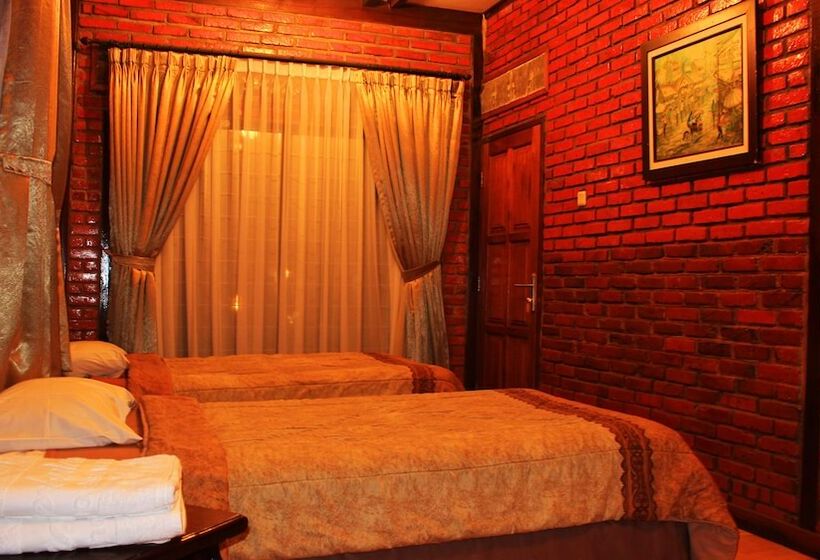 Вилла Deluxe 3 Спальни, Jambuluwuk Convention Hall & Resort Puncak