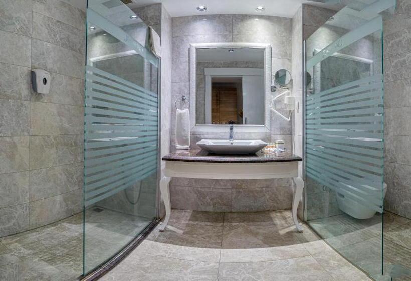 Семейный Номер, Justiniano Deluxe Resort