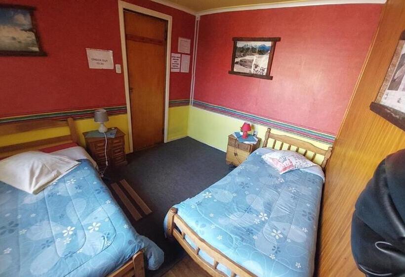 اتاق استاندارد سه نفره, Hospedaje Independencia Y Camping