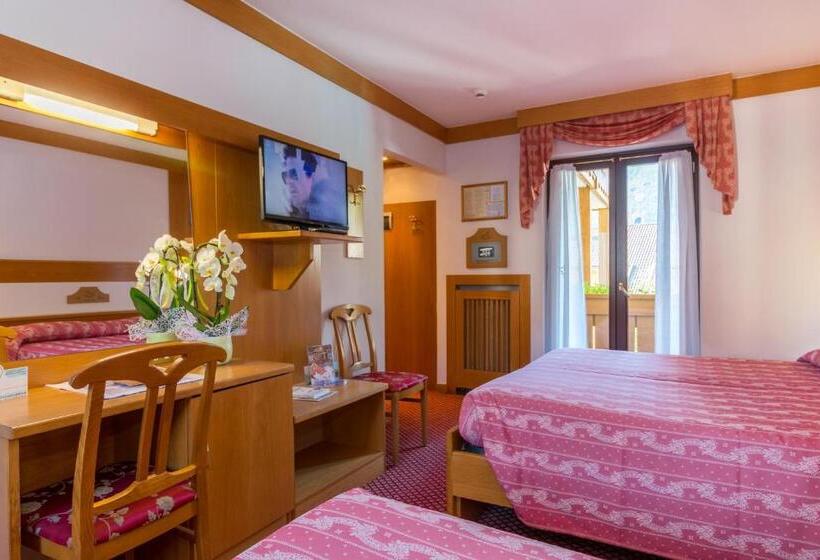 غرفة كلاسيكية ثلاثية, Bellavista