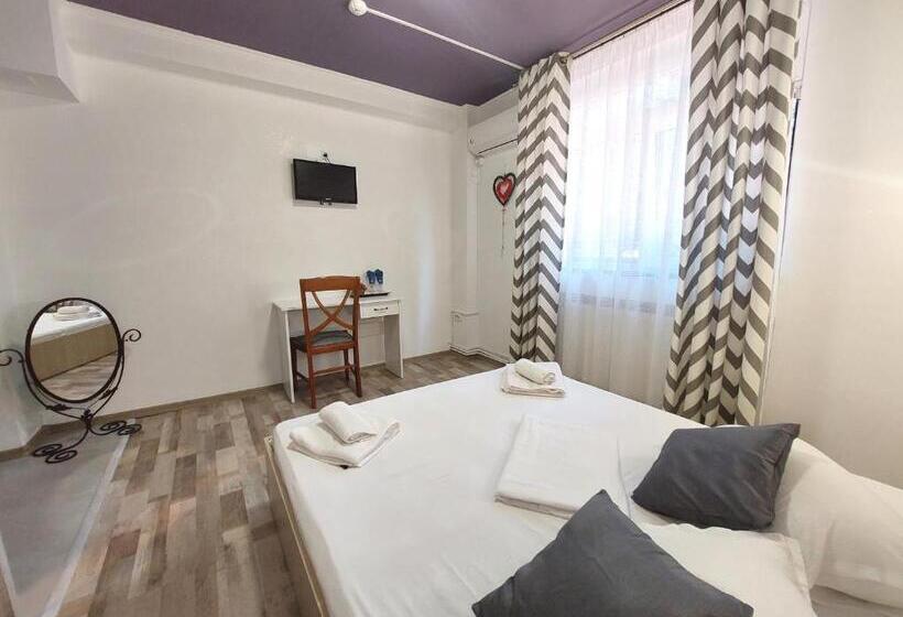 Номер Deluxe, Pensiunea Boema Ploiesti