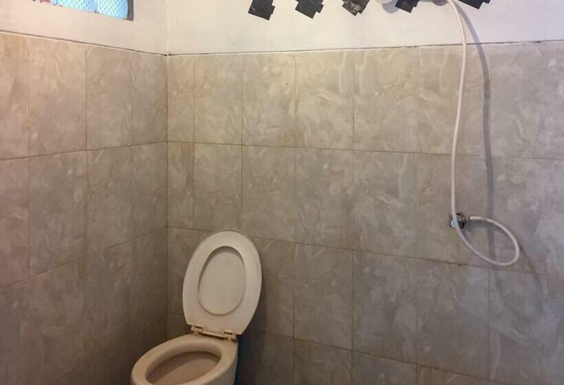 Семейный Номер, Olala Bungalows And Restaurant Mitra Reddoorz