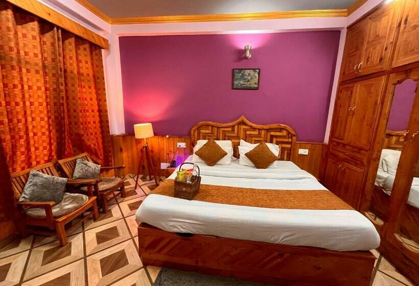 스탠다드 룸 킹사이즈 침대, Ram Cottage, Manali