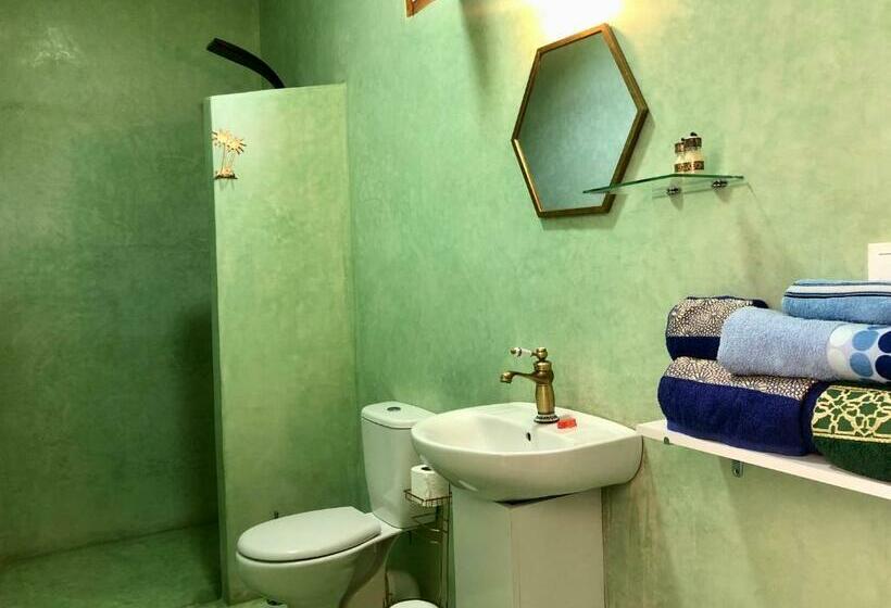 اتاق لوکس, Riad Imndi