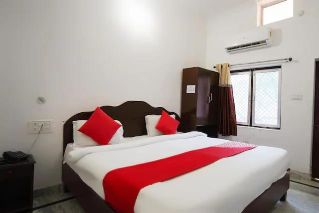 Номер Deluxe с Балконом, Karma Hostel
