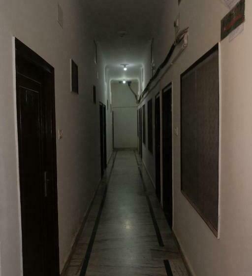 Номер Deluxe с Балконом, Karma Hostel