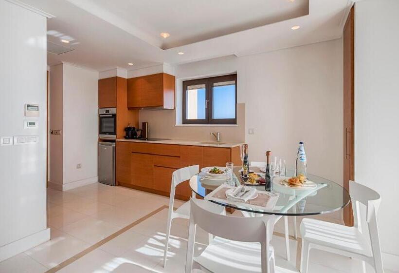 스위트, Bellevue On The Beach Suites