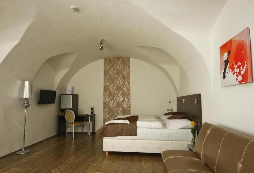 스탠다드 스튜디오, U Tří Hrušek Suites & Apartments