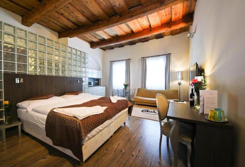 스탠다드 스튜디오, U Tří Hrušek Suites & Apartments