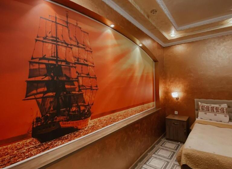 سوئیت با تخت بزرگ, Galeon