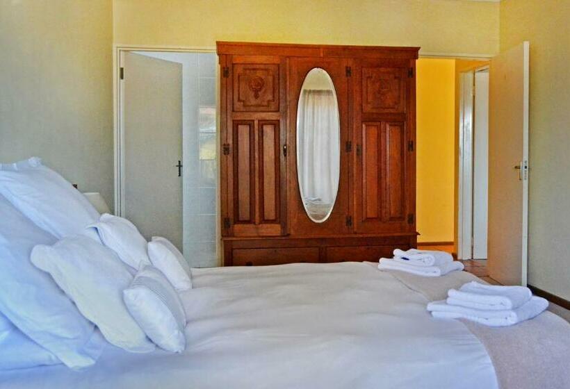 اتاق استاندارد با بالکن, Chesham House